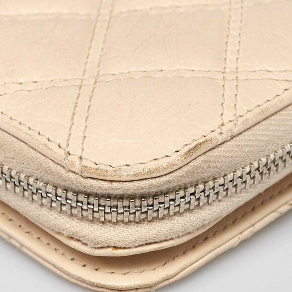 Chanel Dark White Quilted Leather (PNY- Paris New York) Zippy Wallet - Picture 3 of 9